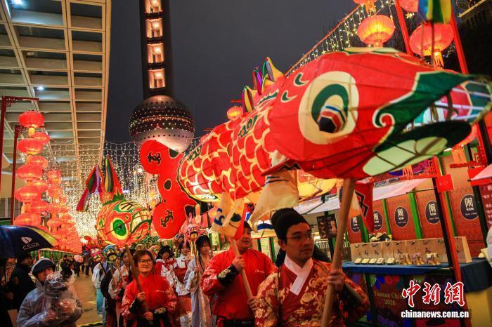 “國(guó)際范”融合“中國(guó)韻” 上海浦東千場(chǎng)新春活動(dòng)邀全球游客來(lái)過(guò)年