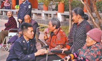 以青春的名義向祖國(guó)許下守護(hù)平安的誓言